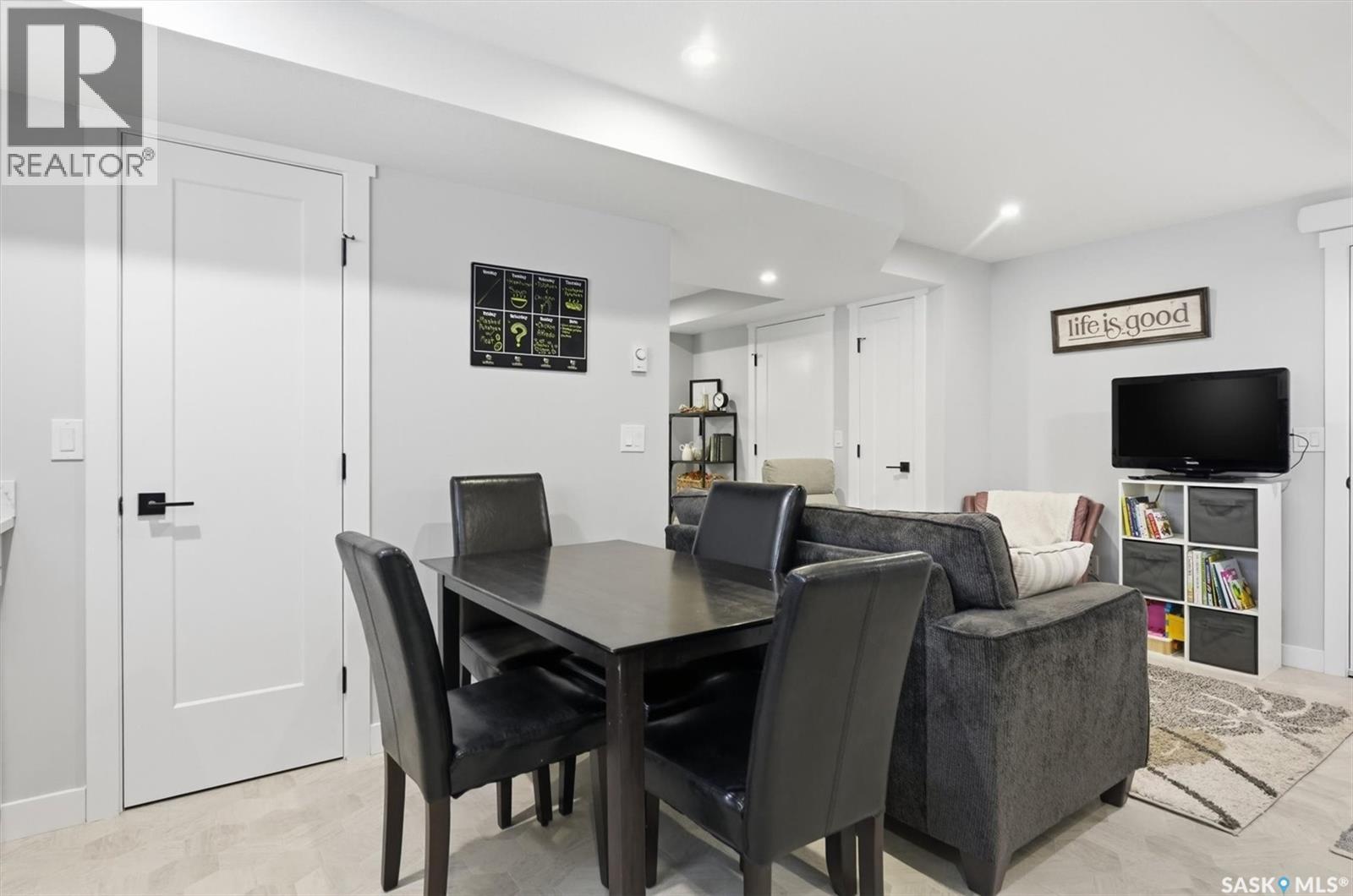 406 Chelsom Manor, Saskatoon, SK - Indoor