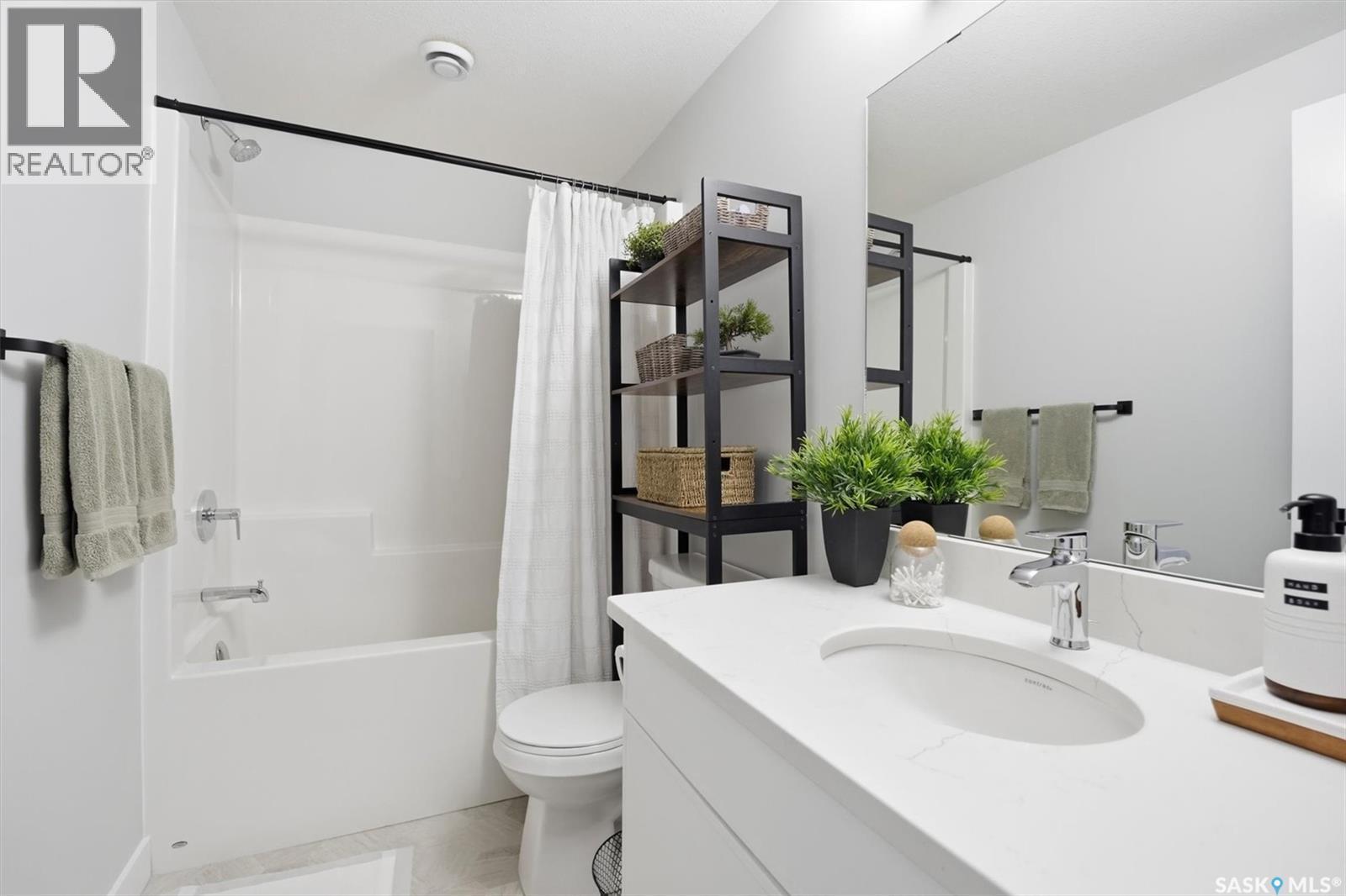 406 Chelsom Manor, Saskatoon, SK - Indoor Photo Showing Bathroom