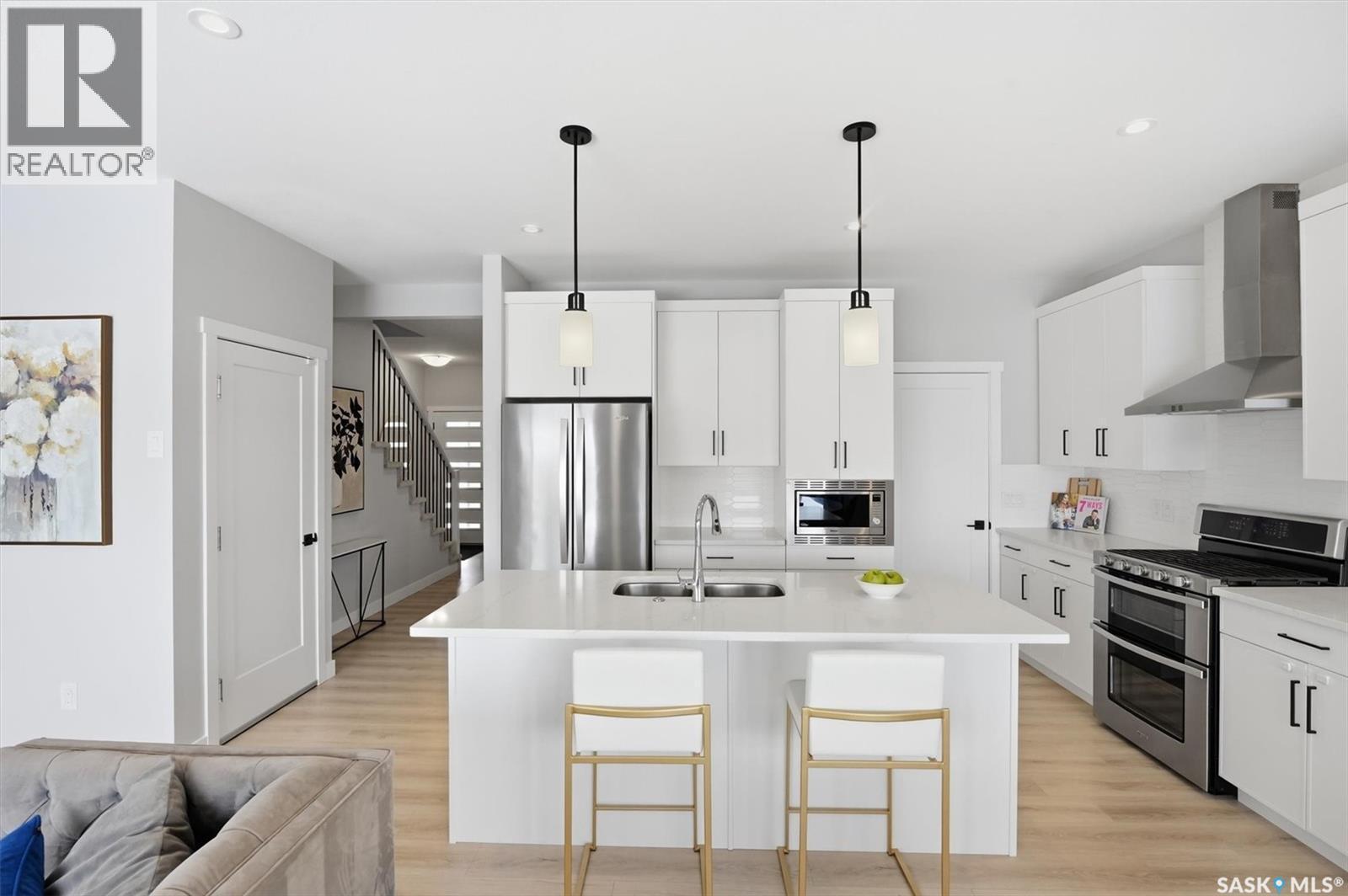 406 Chelsom Manor, Saskatoon, SK - Indoor Photo Showing Kitchen With Double Sink With Upgraded Kitchen