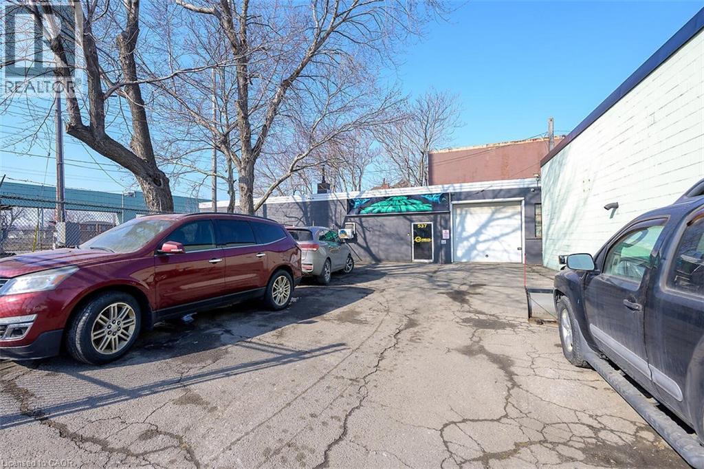 100 Stapleton Avenue, Hamilton, ON