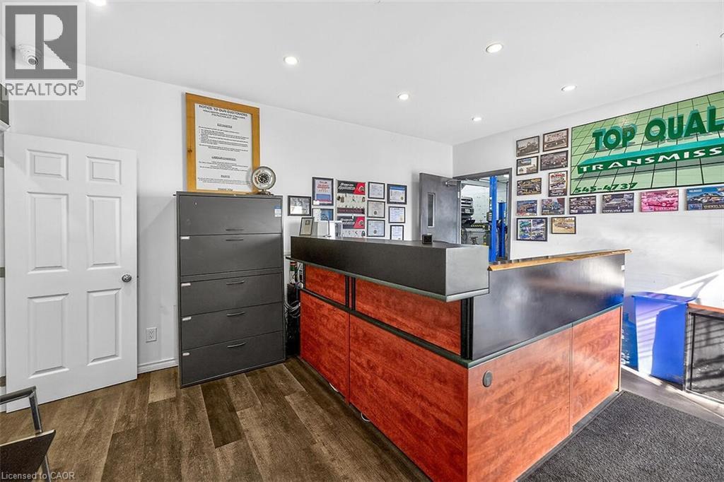 100 Stapleton Avenue, Hamilton, ON