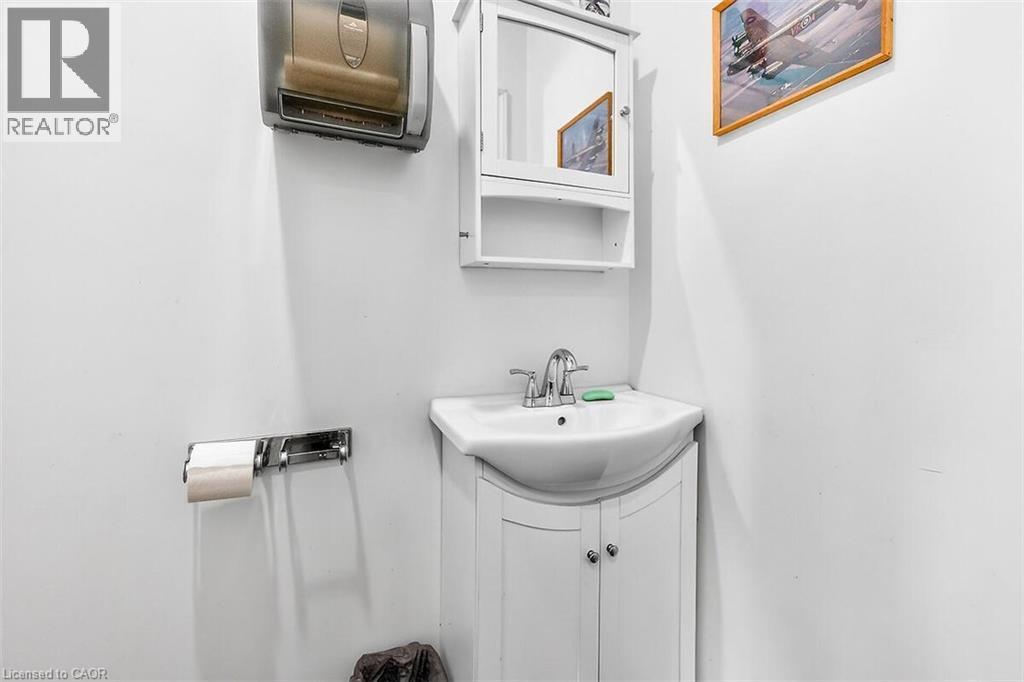 100 Stapleton Avenue, Hamilton, ON