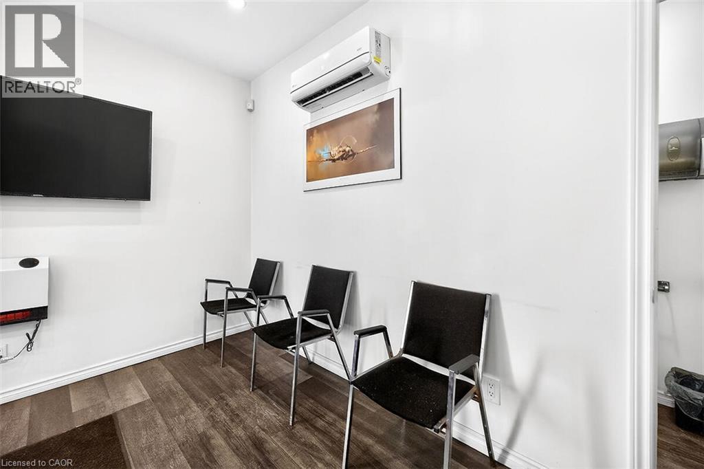 100 Stapleton Avenue, Hamilton, ON