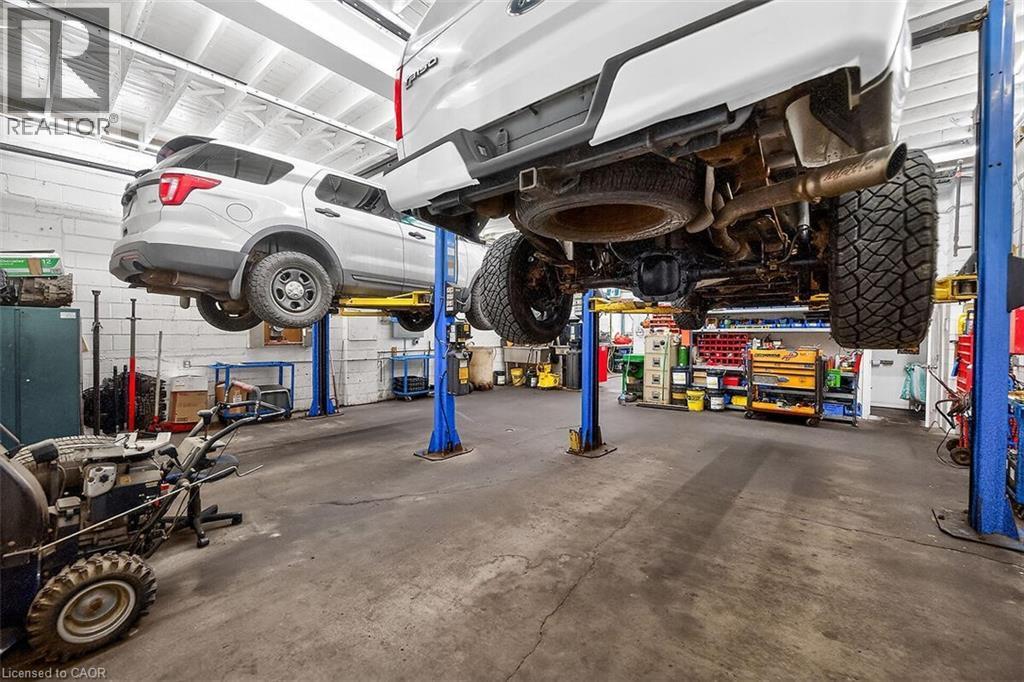 100 Stapleton Avenue, Hamilton, ON