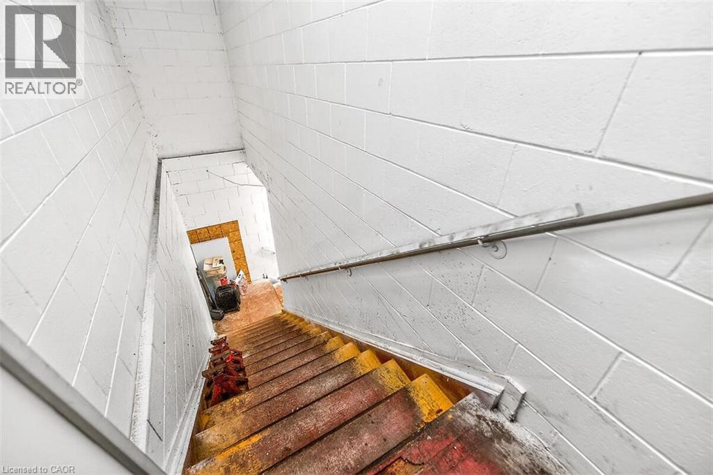 100 Stapleton Avenue, Hamilton, ON