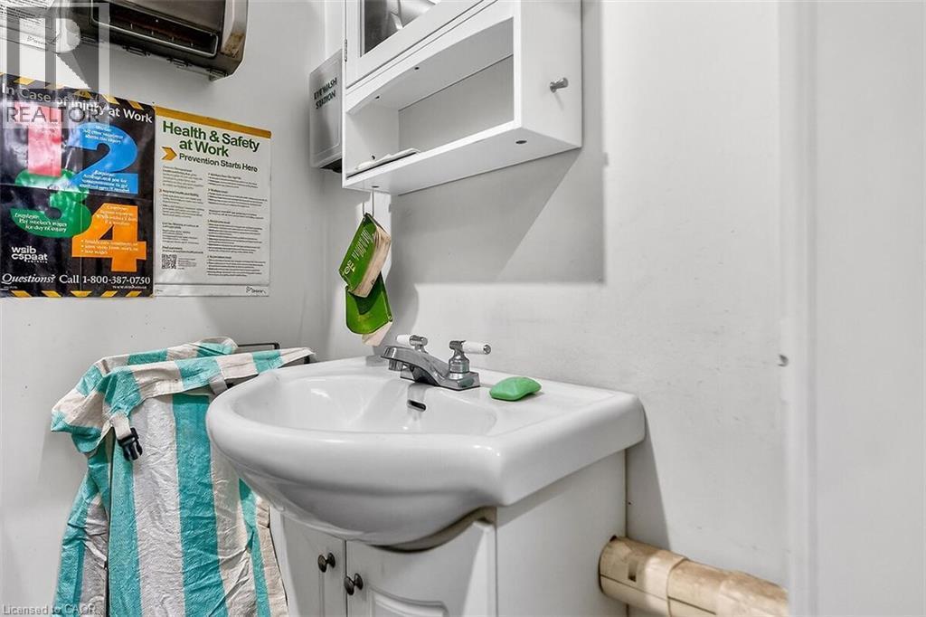 100 Stapleton Avenue, Hamilton, ON