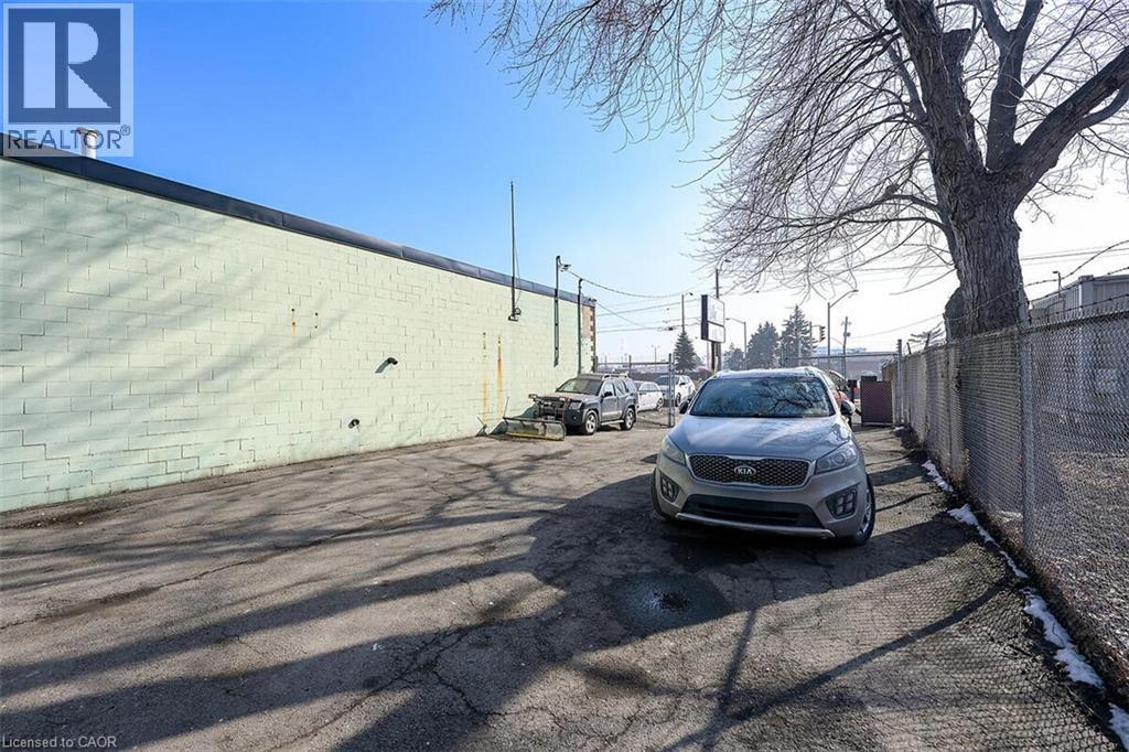 100 Stapleton Avenue, Hamilton, ON