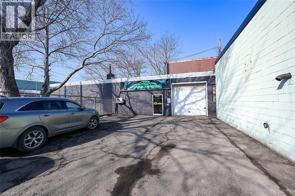 100 Stapleton Avenue, Hamilton, ON