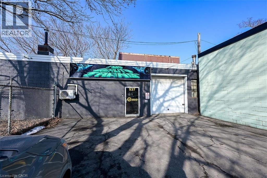 100 Stapleton Avenue, Hamilton, ON