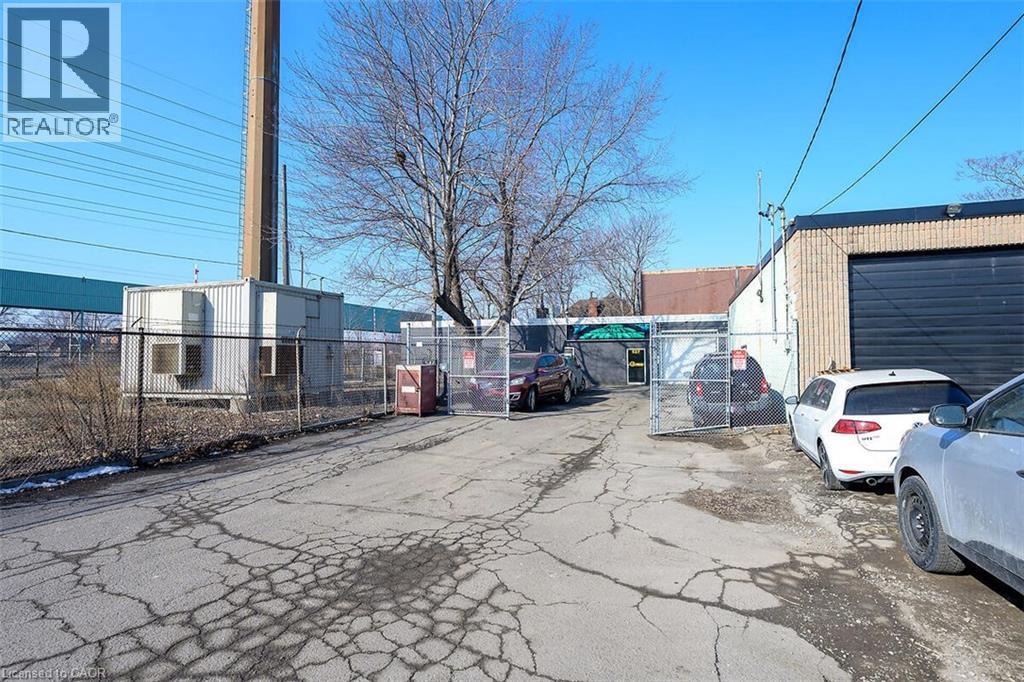 100 Stapleton Avenue, Hamilton, ON