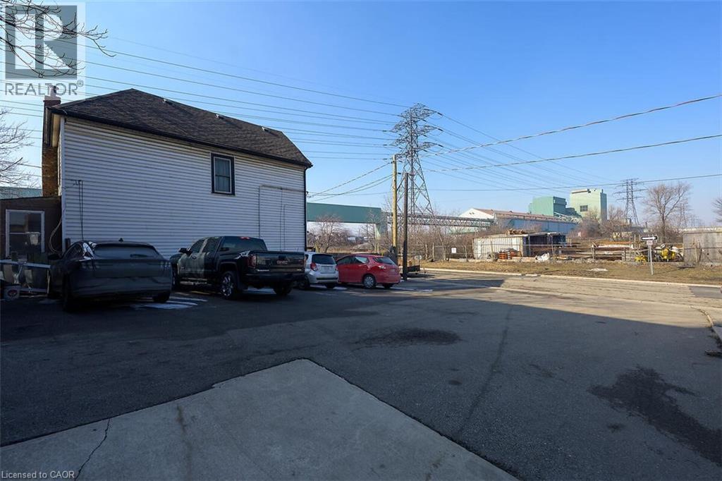 100 Stapleton Avenue, Hamilton, ON