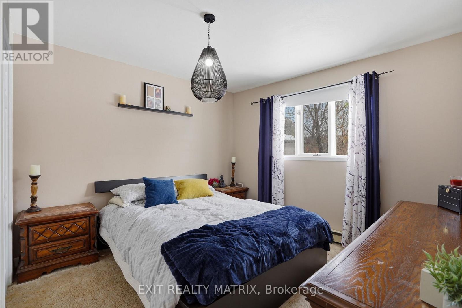 635 Front Road W, Champlain, ON - Indoor Photo Showing Bedroom