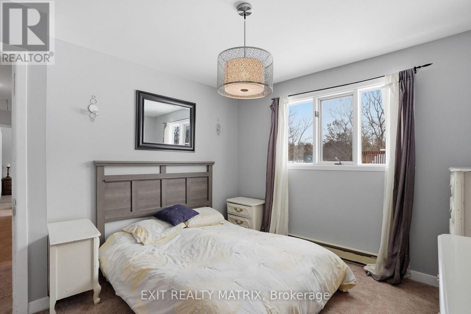 635 Front Road W, Champlain, ON - Indoor Photo Showing Bedroom
