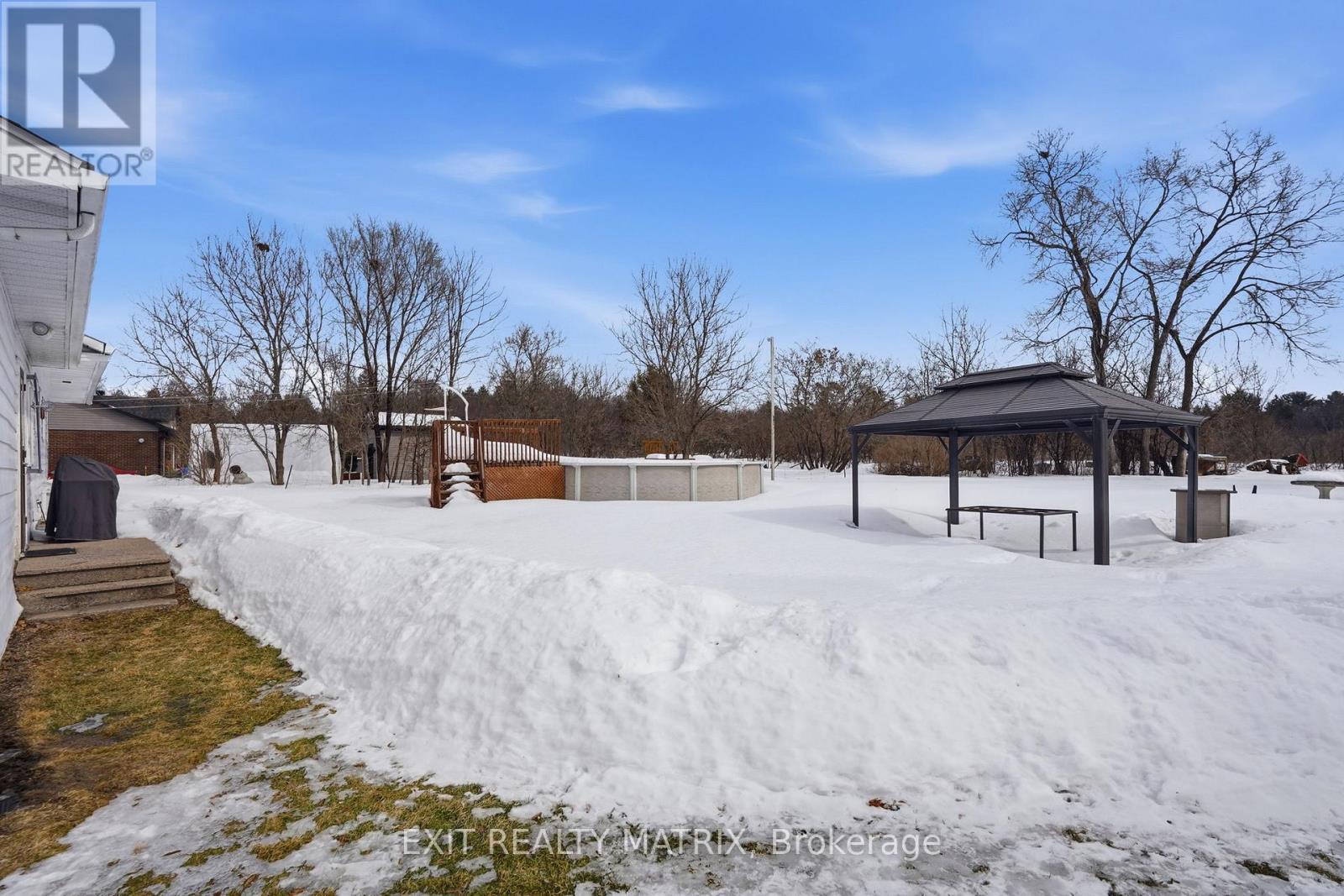 635 Front Road W, Champlain, ON - Outdoor