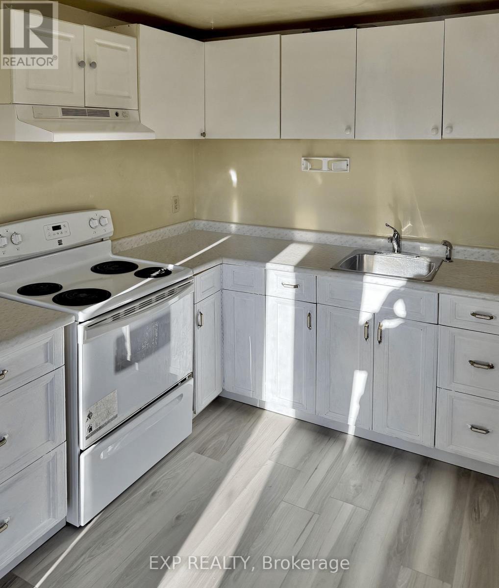 44 Wright Crescent, Ajax, ON - Indoor Photo Showing Kitchen