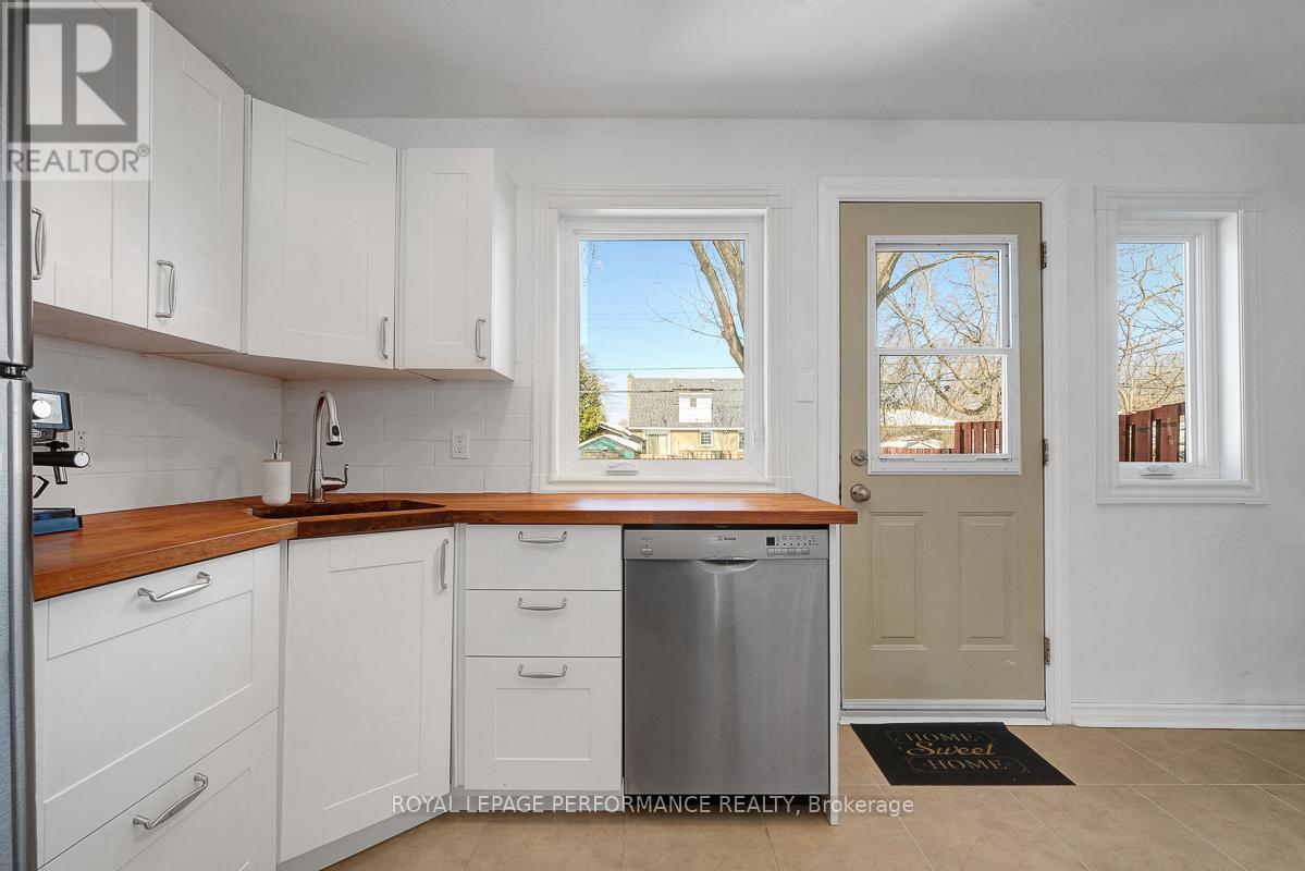321 Donald Street, Ottawa, ON - Indoor Photo Showing Kitchen