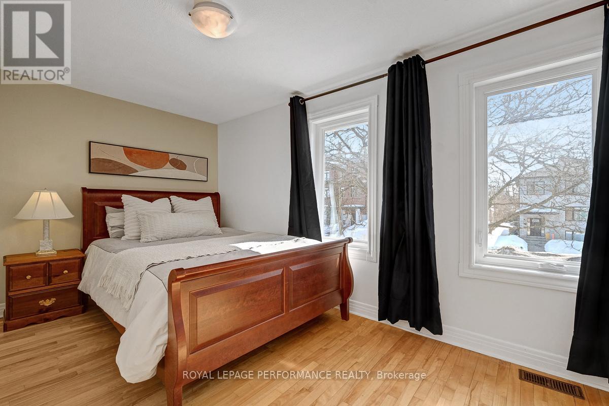 321 Donald Street, Ottawa, ON - Indoor Photo Showing Bedroom