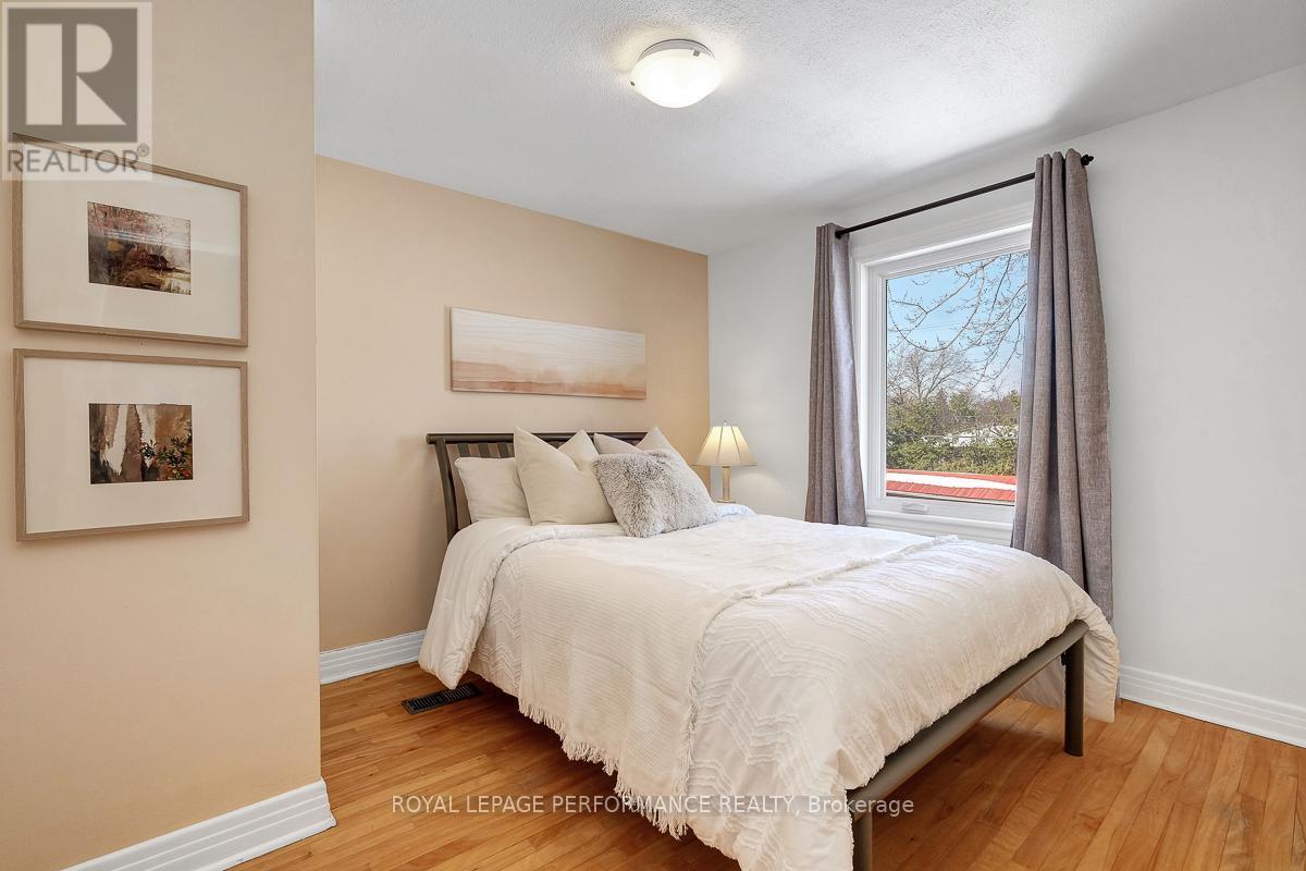 321 Donald Street, Ottawa, ON - Indoor Photo Showing Bedroom