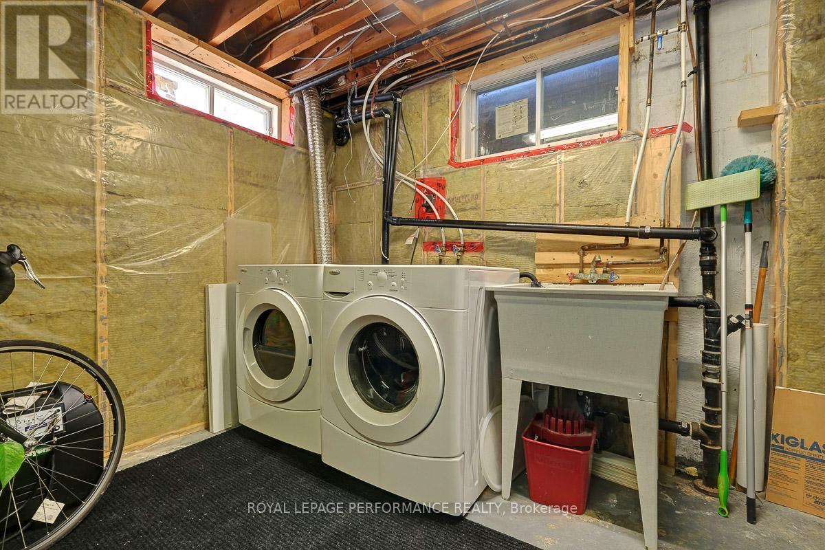 321 Donald Street, Ottawa, ON - Indoor Photo Showing Laundry Room
