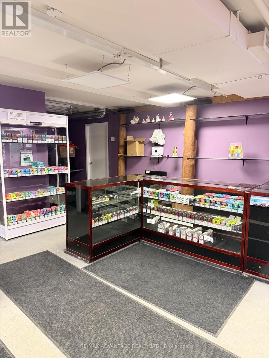 1135 Richmond Street, London East (East B), ON