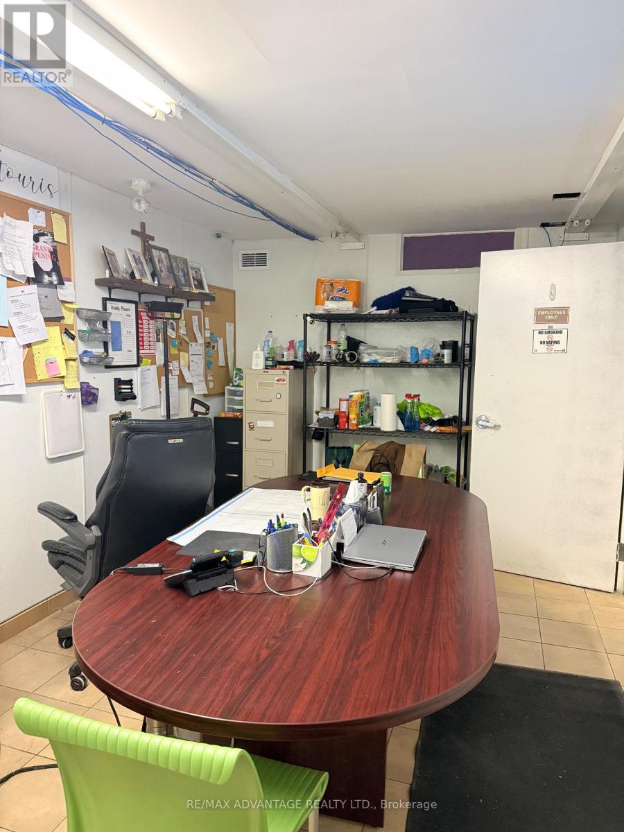 Office - 1135 Richmond Street, London East (East B), ON