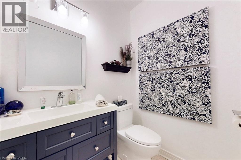 4176 Saunders Crescent, Burlington, ON - Indoor Photo Showing Bathroom