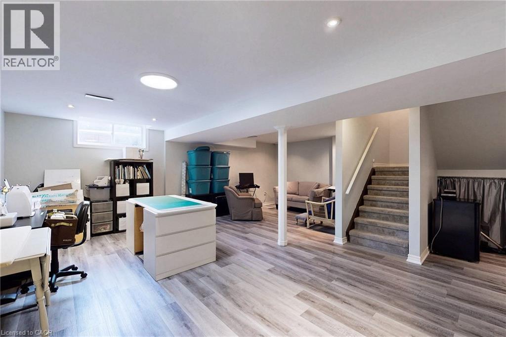 4176 Saunders Crescent, Burlington, ON - Indoor