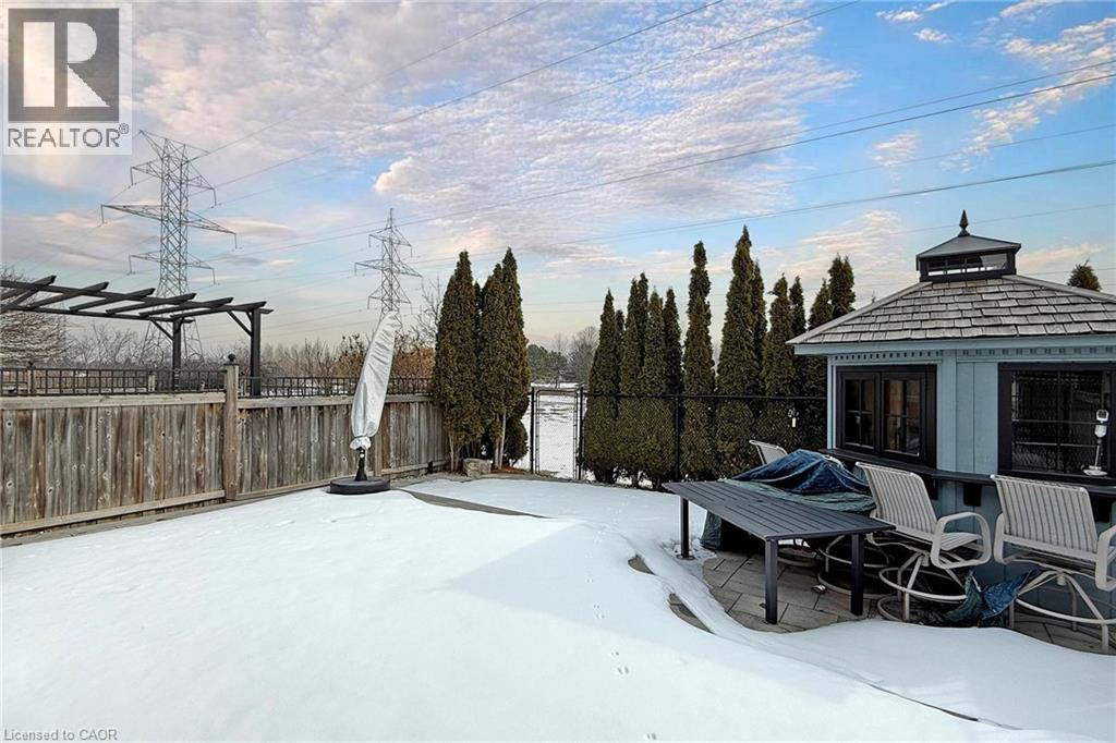 4176 Saunders Crescent, Burlington, ON - Outdoor