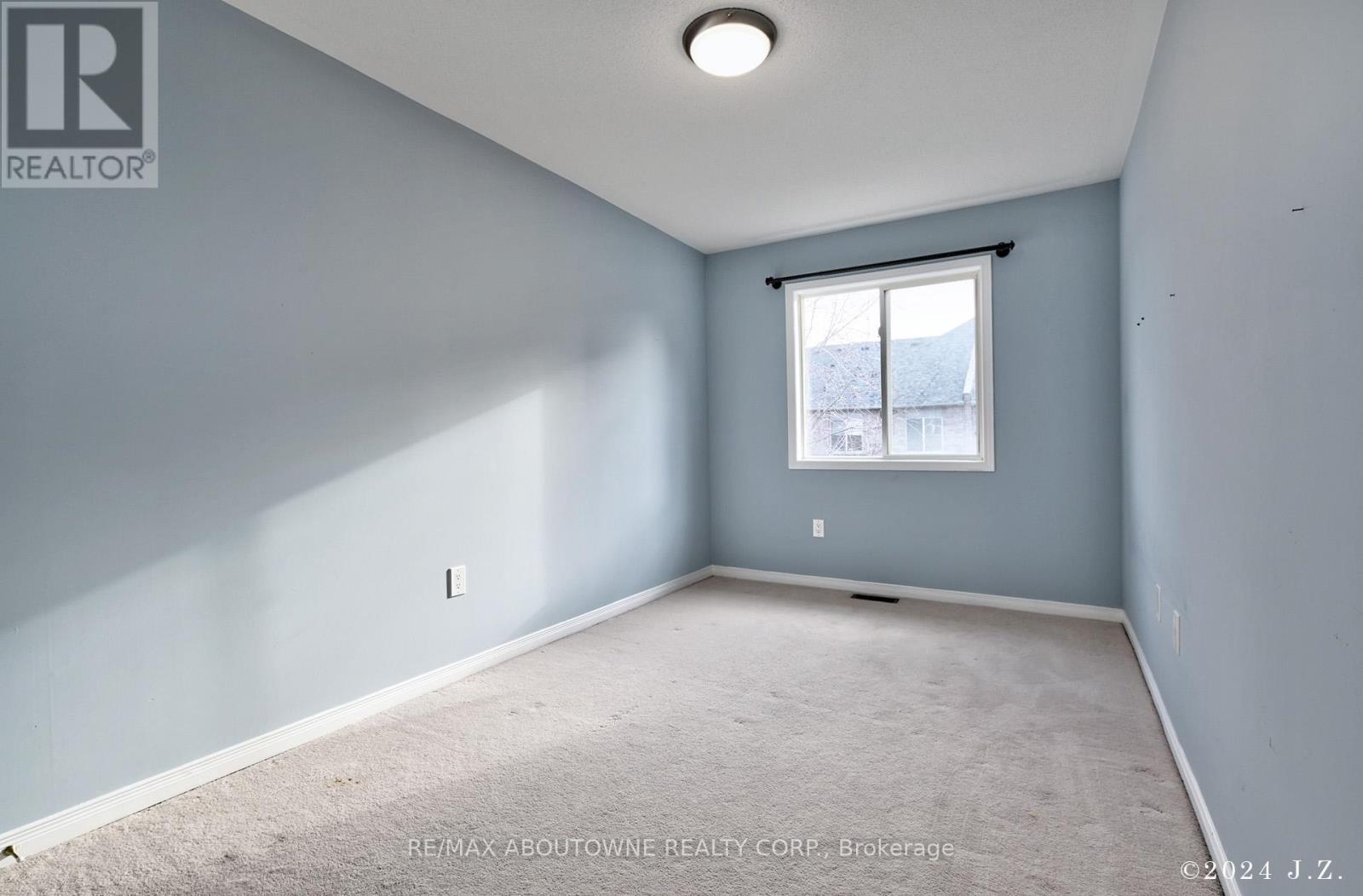 1838 Imperial Way, Burlington, ON - Indoor Photo Showing Other Room