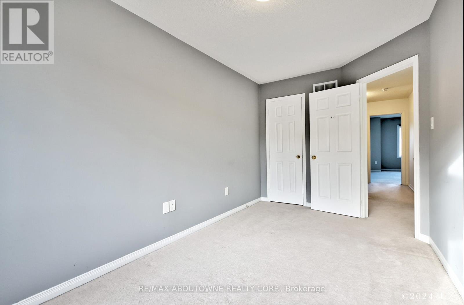 1838 Imperial Way, Burlington, ON - Indoor Photo Showing Other Room