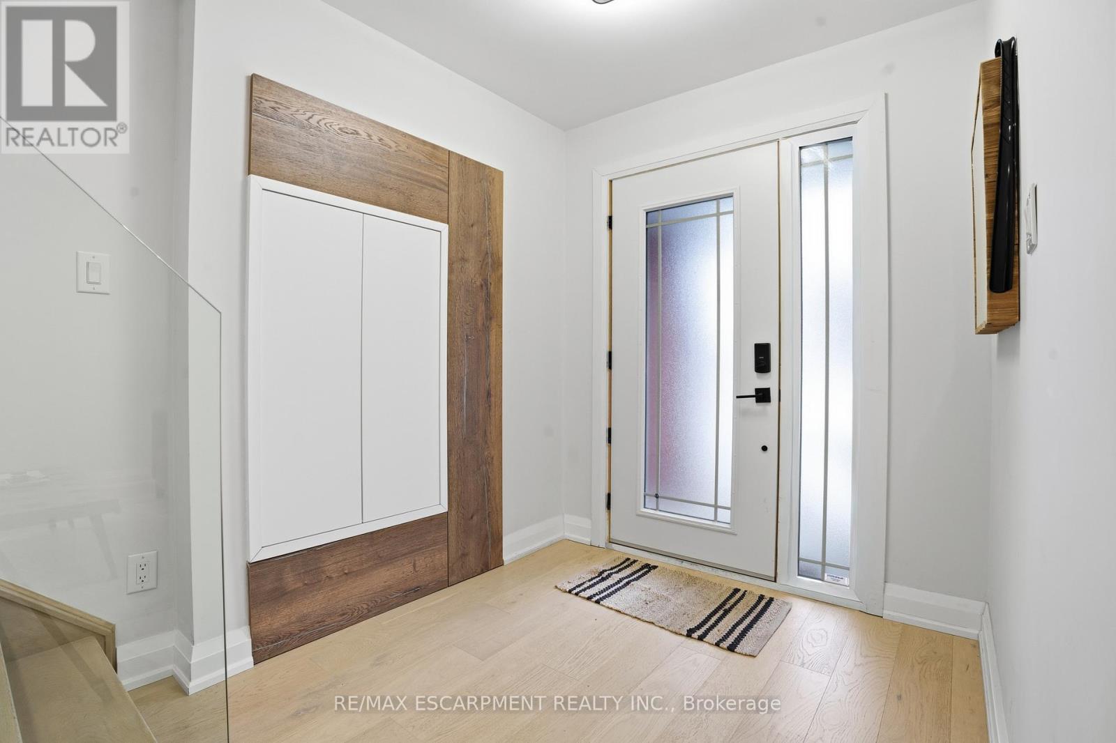 108 Greenshire Drive, Hamilton, ON - Indoor Photo Showing Other Room