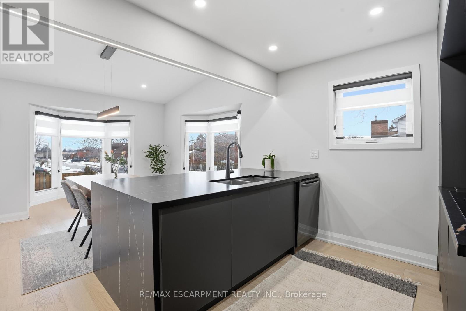 108 Greenshire Drive, Hamilton, ON - Indoor