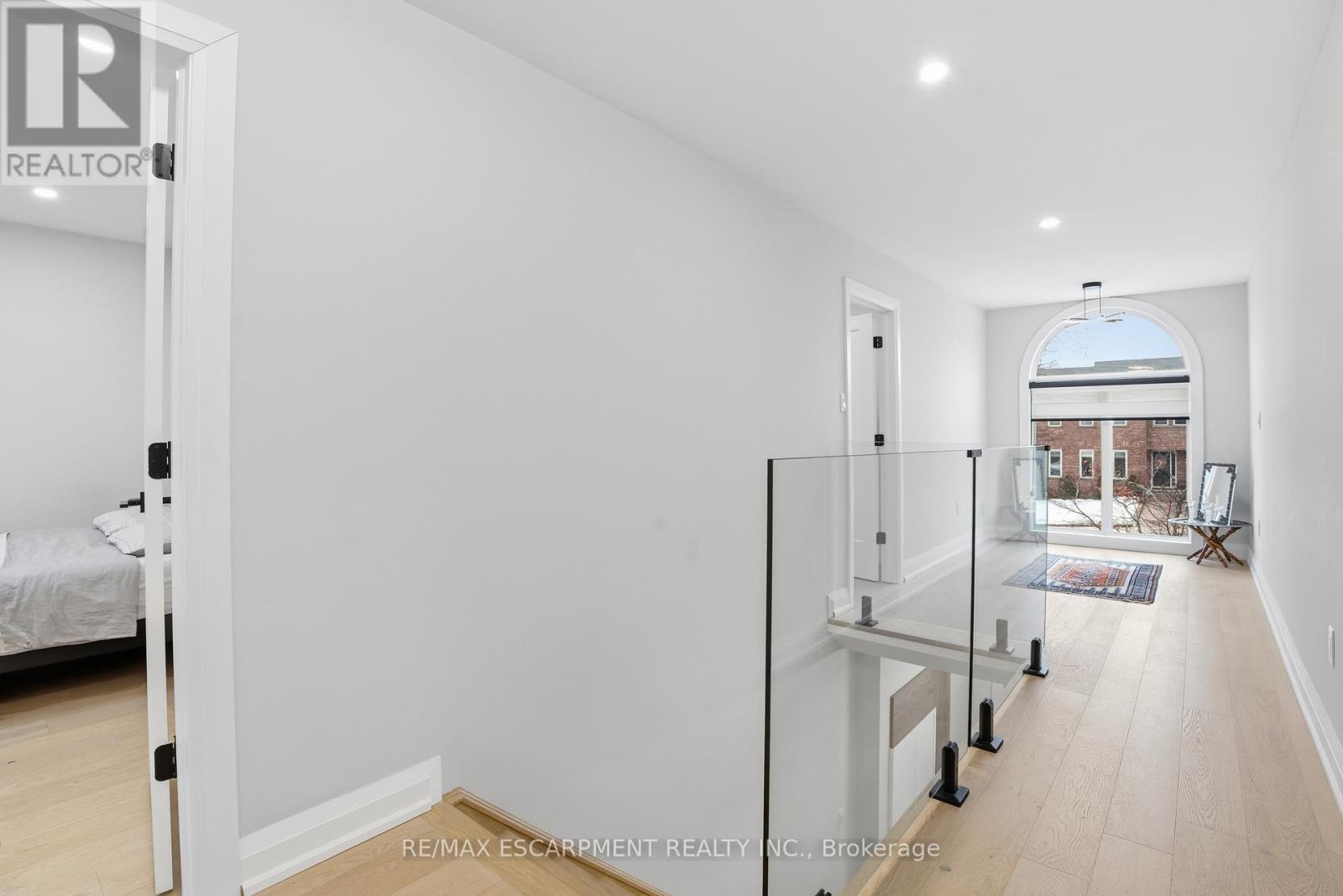 108 Greenshire Drive, Hamilton, ON - Indoor Photo Showing Other Room