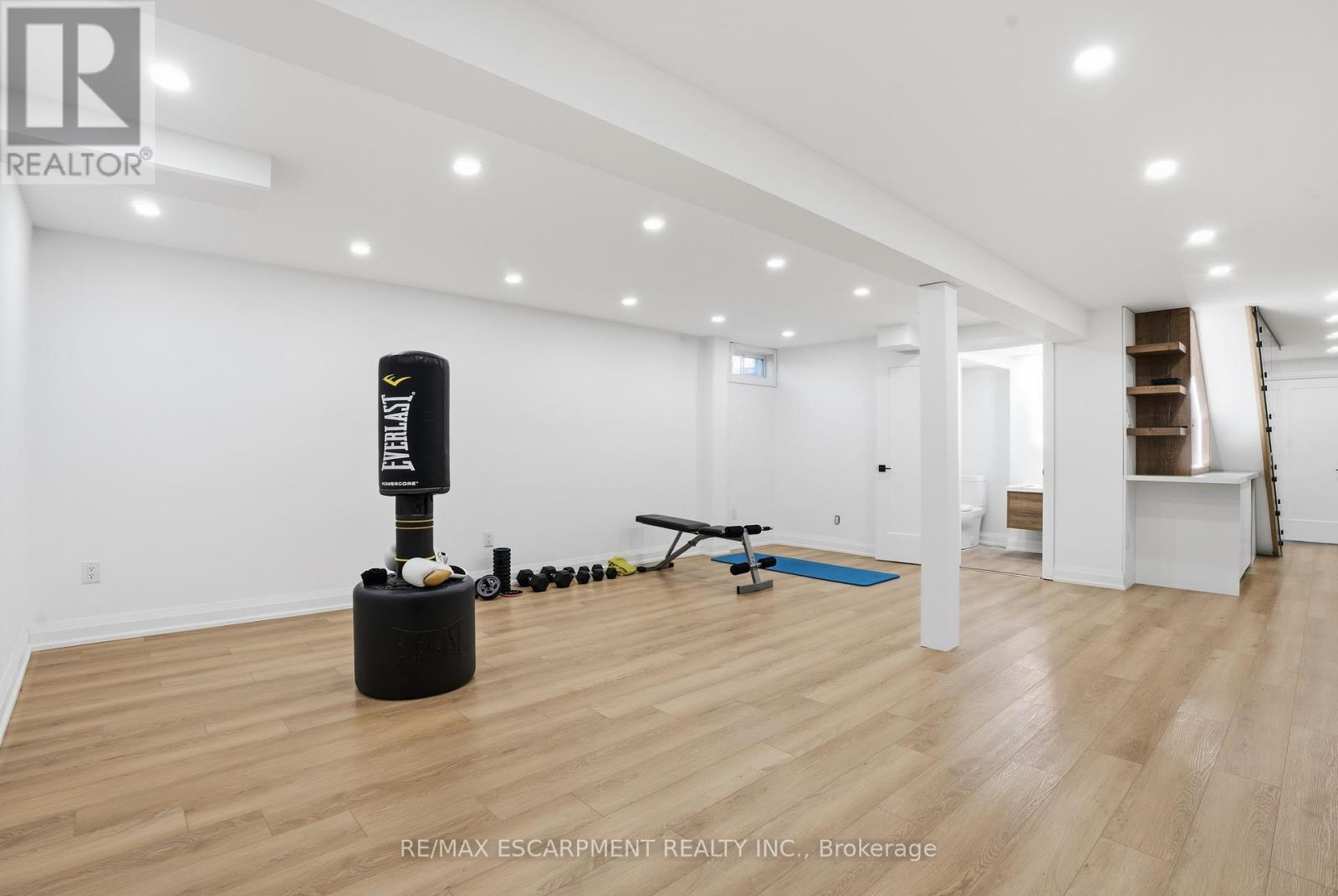 108 Greenshire Drive, Hamilton, ON - Indoor