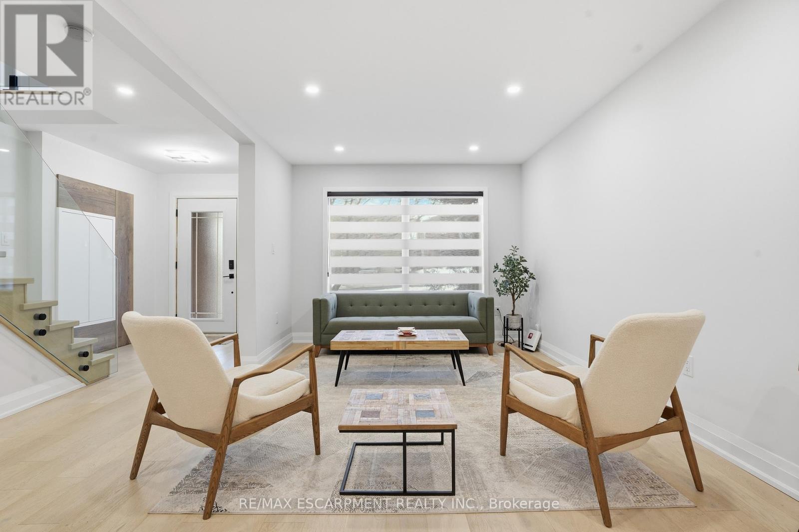 108 Greenshire Drive, Hamilton, ON - Indoor