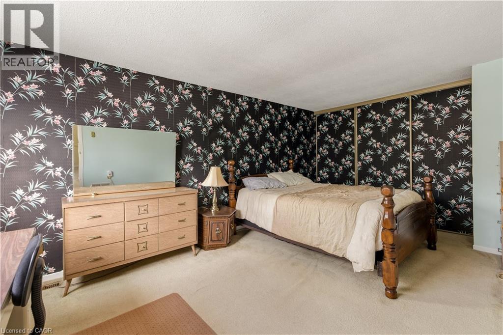 104 Rolling Meadows Drive, Kitchener, ON - Indoor Photo Showing Bedroom