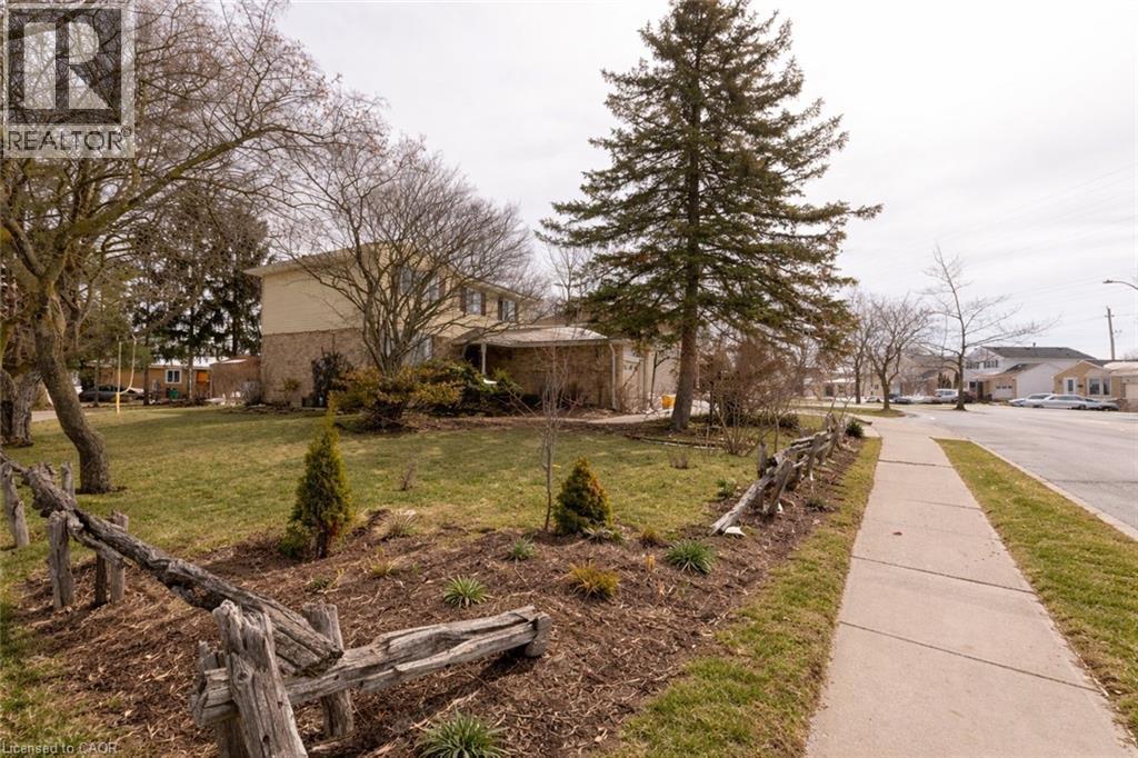 104 Rolling Meadows Drive, Kitchener, ON - Outdoor