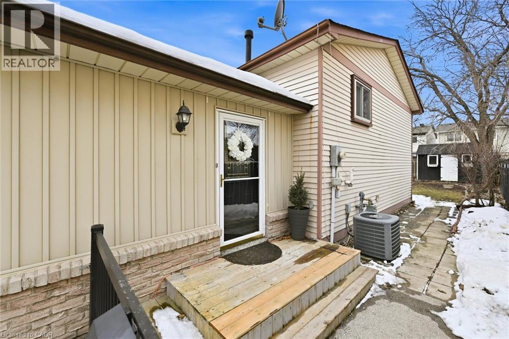 2223 Manchester Drive, Burlington, ON - Outdoor