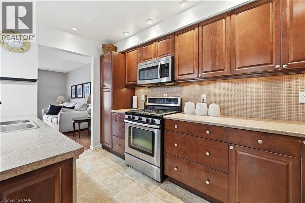 2223 Manchester Drive, Burlington, ON - Indoor Photo Showing Kitchen With Double Sink