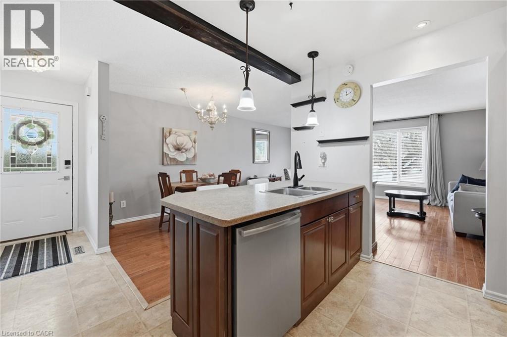 2223 Manchester Drive, Burlington, ON - Indoor Photo Showing Kitchen