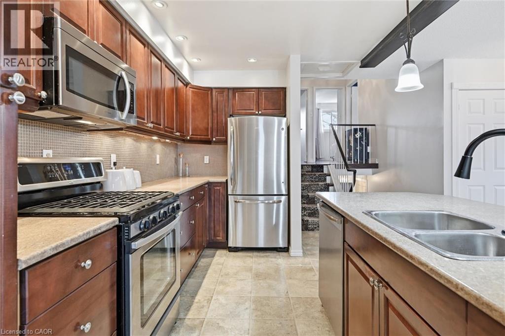 2223 Manchester Drive, Burlington, ON - Indoor Photo Showing Kitchen With Stainless Steel Kitchen With Double Sink