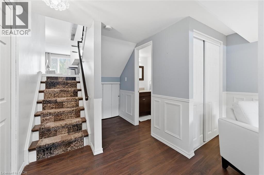 2223 Manchester Drive, Burlington, ON - Indoor Photo Showing Other Room