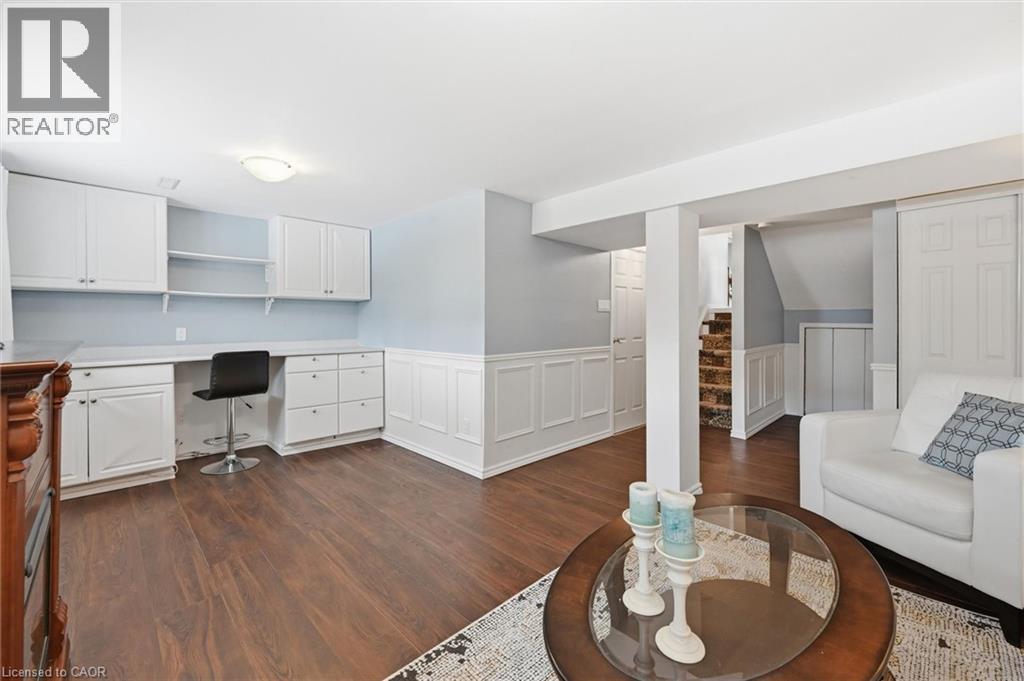 2223 Manchester Drive, Burlington, ON - Indoor