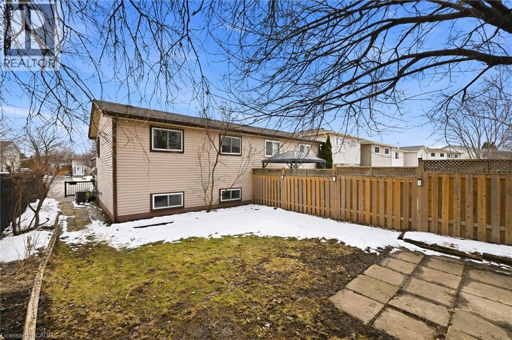 2223 Manchester Drive, Burlington, ON - Outdoor