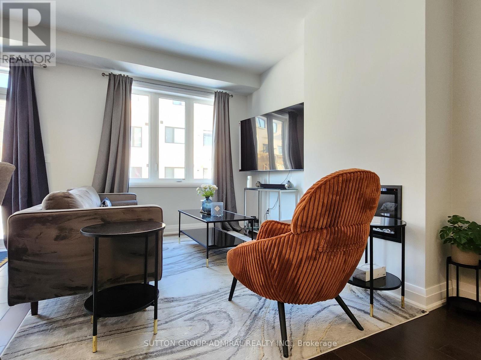 984 Crowsnest Hollow, Pickering, ON - Indoor