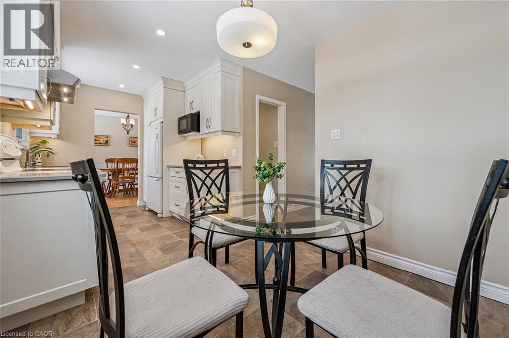224 Lincoln Road, Waterloo, ON - Indoor Photo Showing Dining Room
