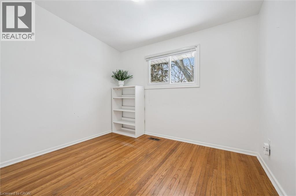 224 Lincoln Road, Waterloo, ON - Indoor Photo Showing Other Room