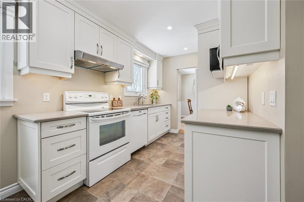 224 Lincoln Road, Waterloo, ON - Indoor Photo Showing Kitchen