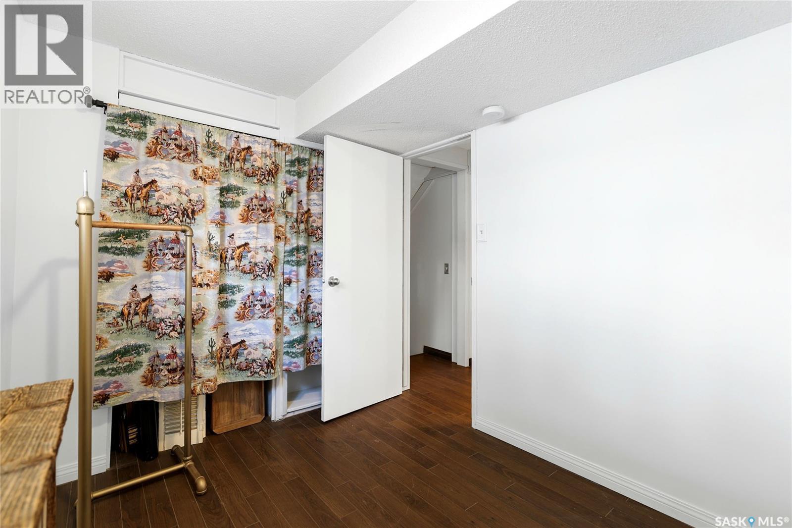 251 Hanley Crescent, Regina, SK - Indoor Photo Showing Other Room