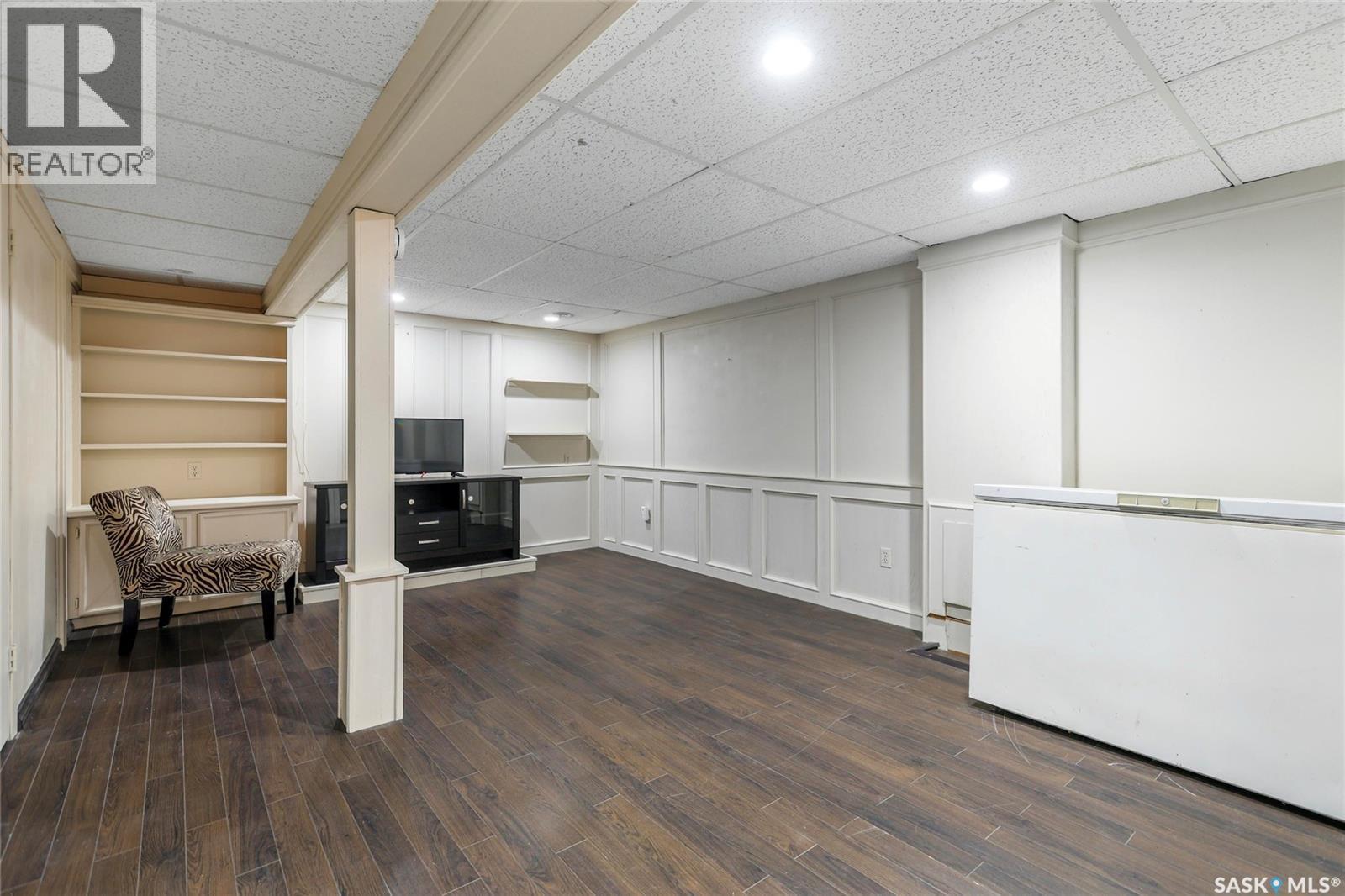 251 Hanley Crescent, Regina, SK - Indoor